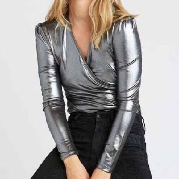 Joe’s Jeans Silver Lame Long Sleeve Top NWT XS - Picture 2 of 11